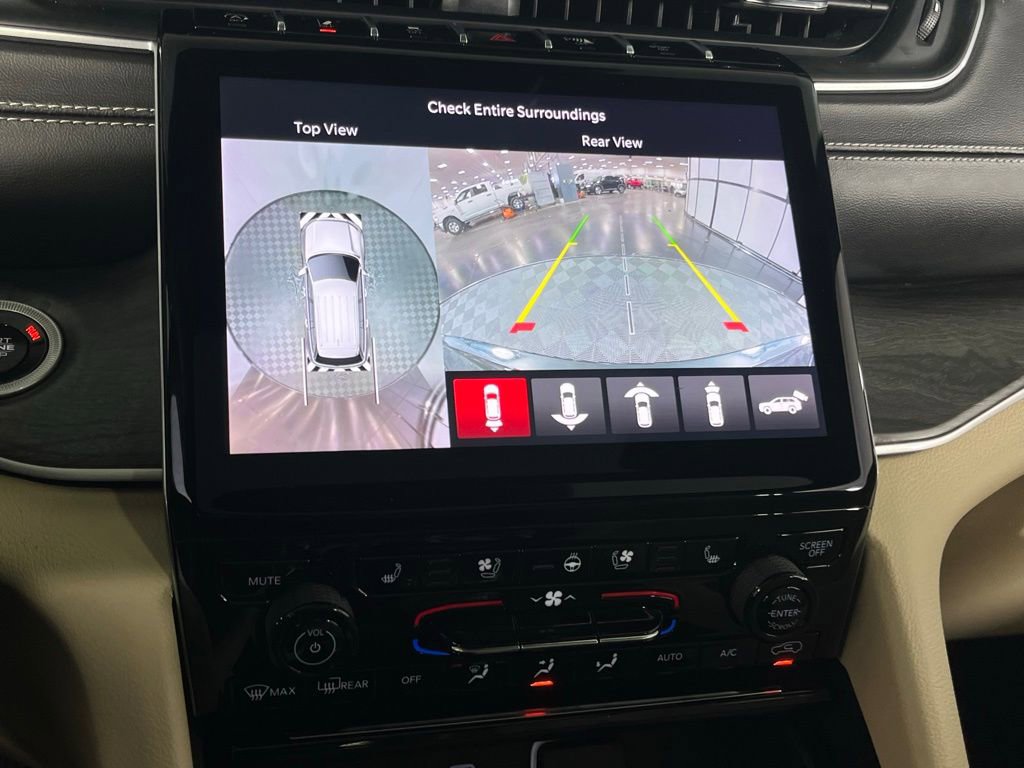 Used 2024 Jeep Grand Cherokee Limited w/ Luxury Tech Group II image 18