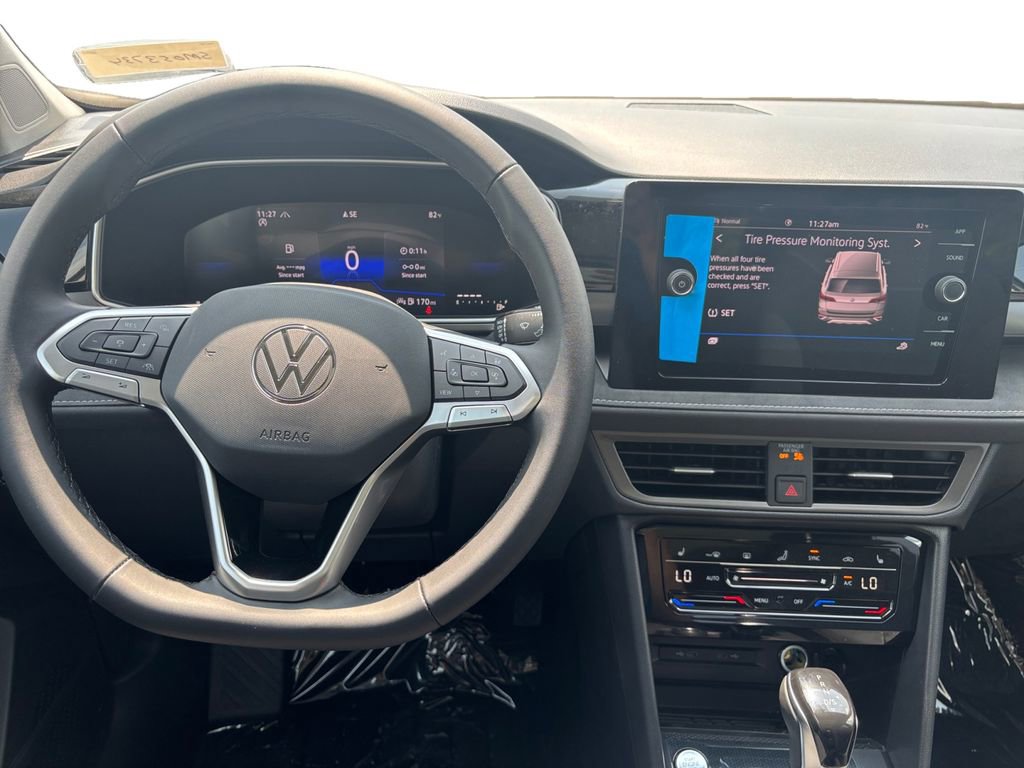 Used 2025 Volkswagen Taos SE image 10