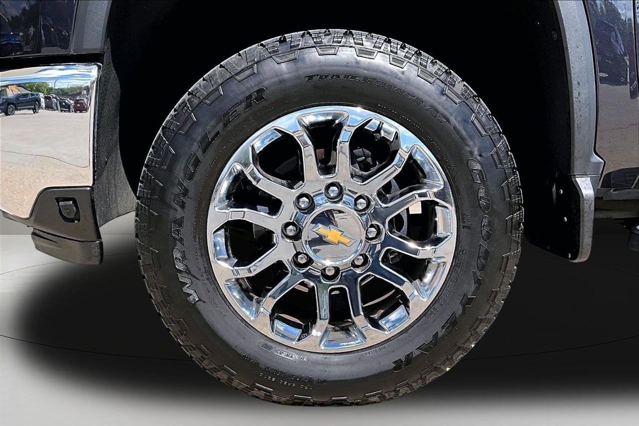 Used 2024 Chevrolet Silverado 3500 LTZ w/ LTZ Premium Package AWD/4WD image 37
