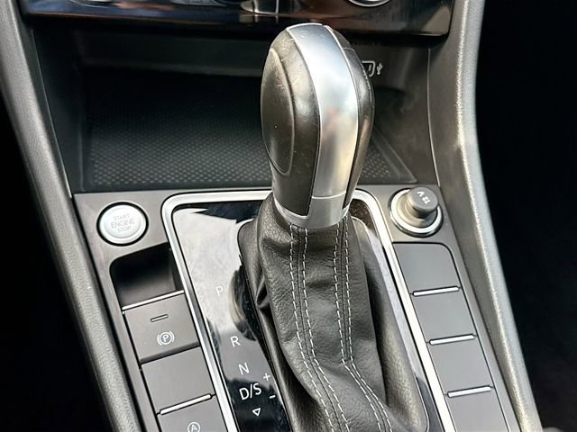 Used 2019 Volkswagen Jetta R-Line w/ R-Line Cold Weather Package image 18