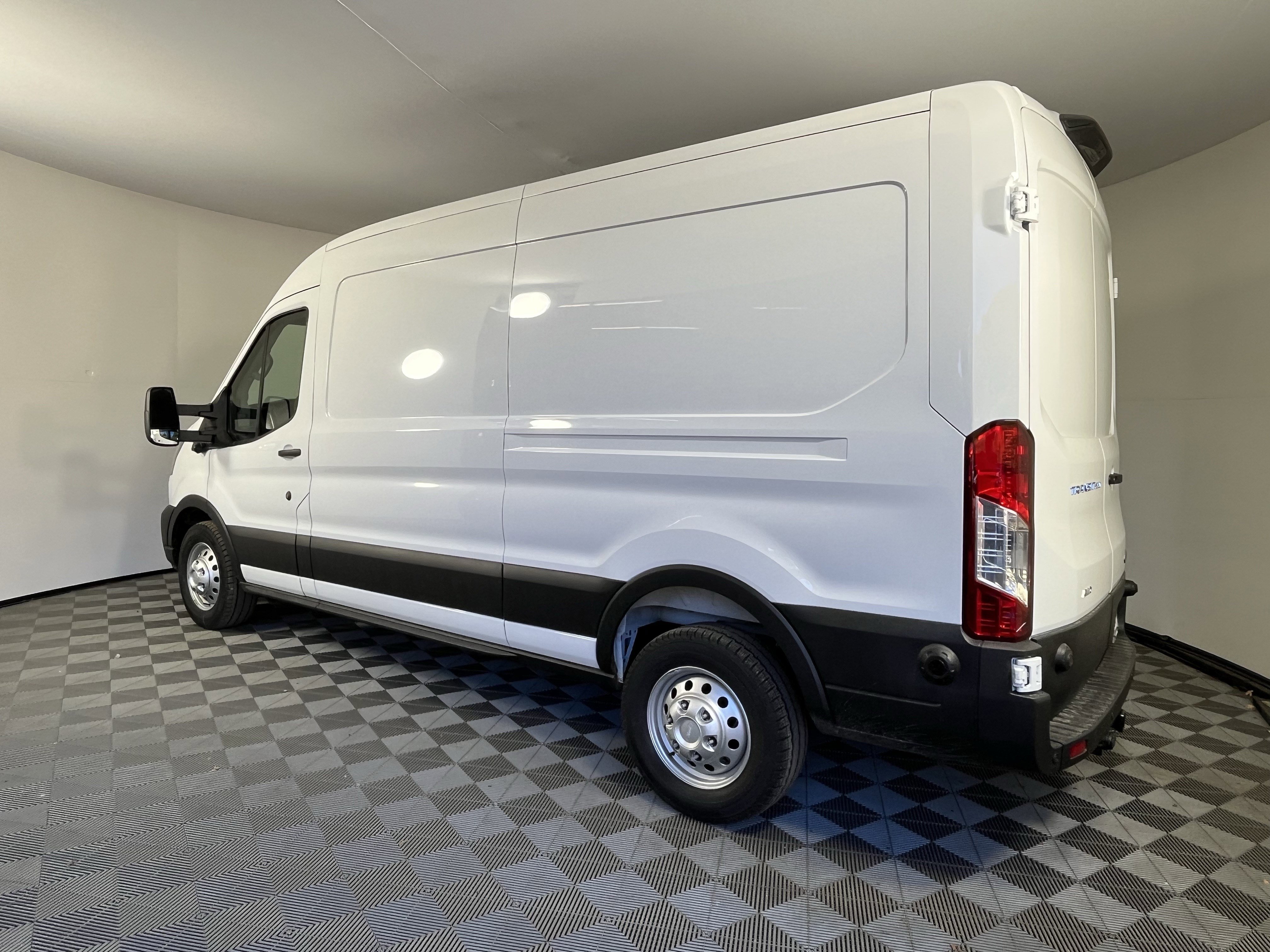 New 2025 Ford Transit 250 148 Medium Roof Extended AWD w/ Load Area Protection Package image 3