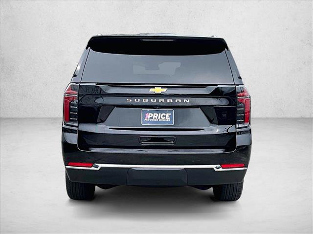 Used 2026 Chevrolet Suburban LS RWD image 4
