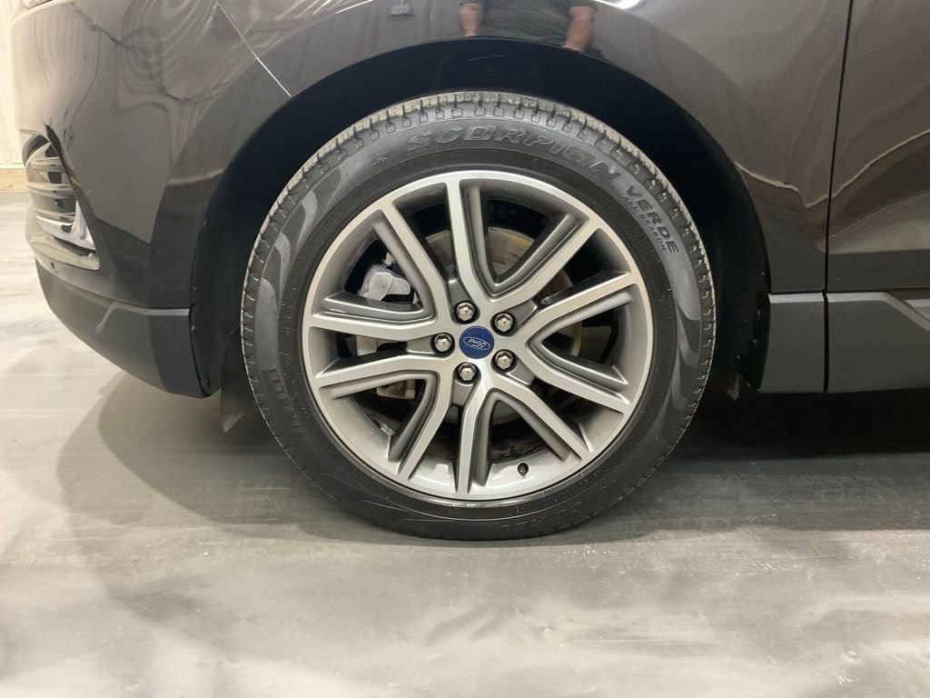 Used 2022 Ford Edge Titanium AWD/4WD image 6