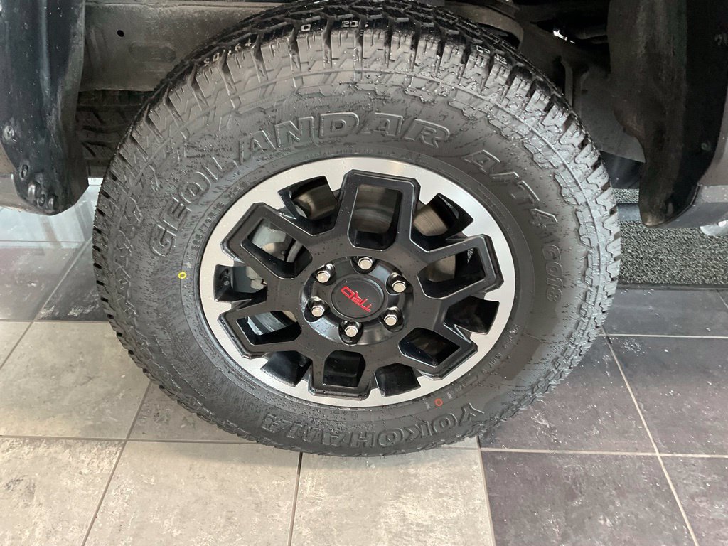 Certified 2025 Toyota Tacoma TRD Off-Road w/ TRD Off Road Upgrade Package AWD/4WD image 7