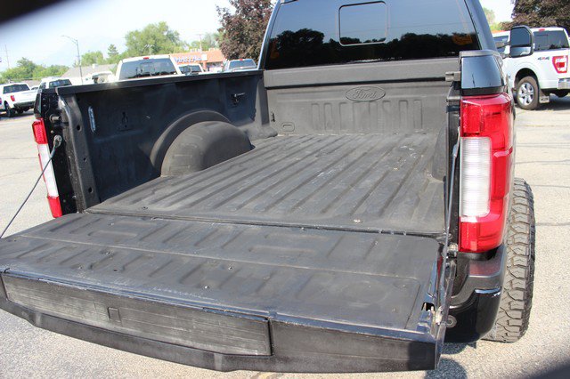 Used 2018 Ford F250 Platinum w/ FX4 Off-Road Package AWD/4WD image 14