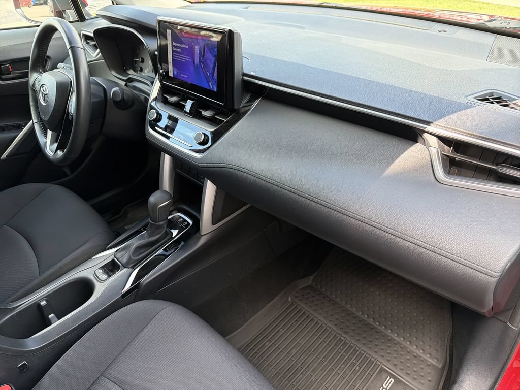 Used 2023 Toyota Corolla Cross LE FWD image 9