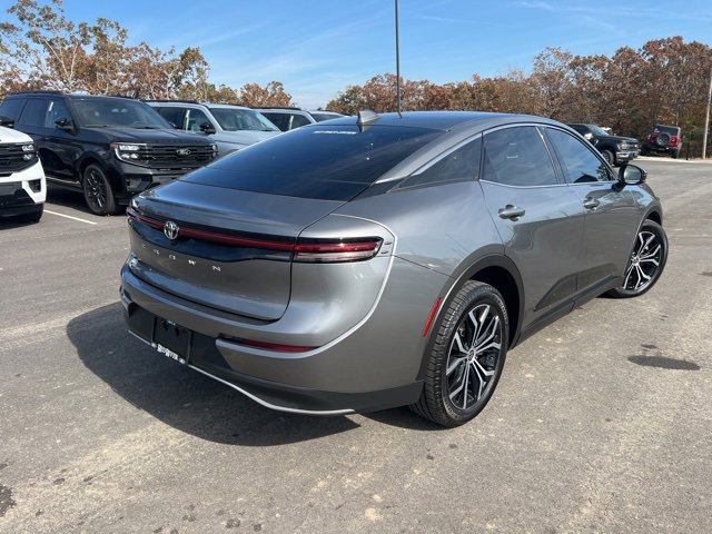 Used 2023 Toyota Crown XLE image 3