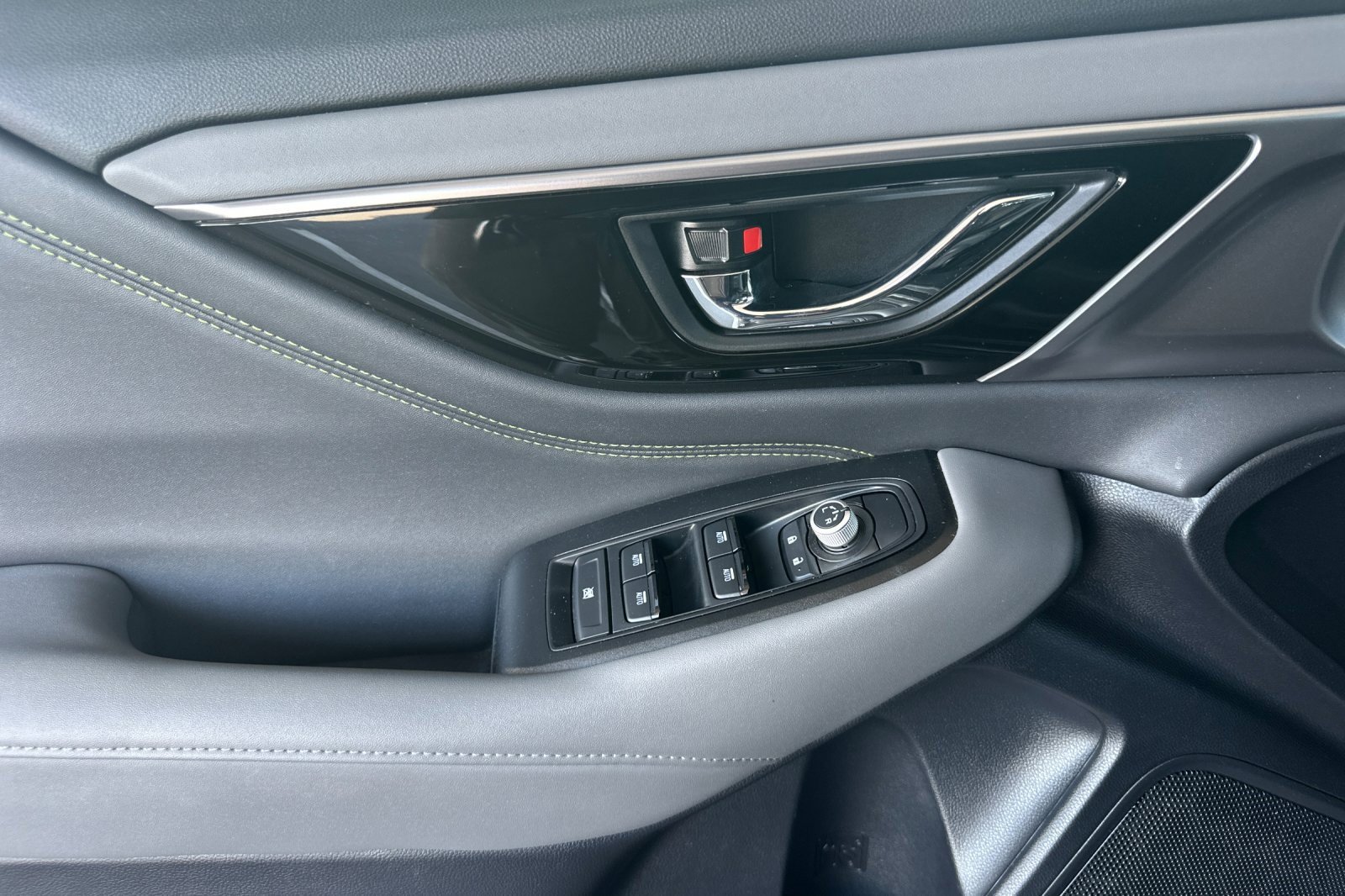 Used 2025 Subaru Outback Onyx Edition image 12