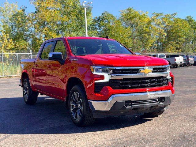 Used 2022 Chevrolet Silverado 1500 LT AWD/4WD image 4