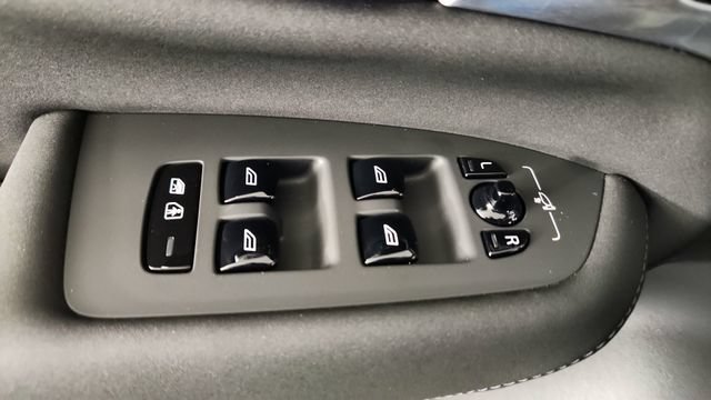 New 2026 Volvo XC90 T8 Ultra w/ Lounge Package AWD/4WD image 10