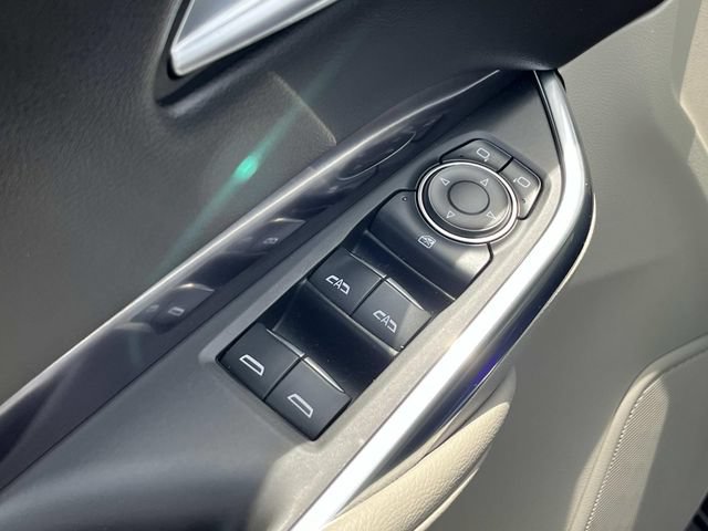 Used 2021 Cadillac XT4 Luxury w/ Cold Weather Package FWD image 28