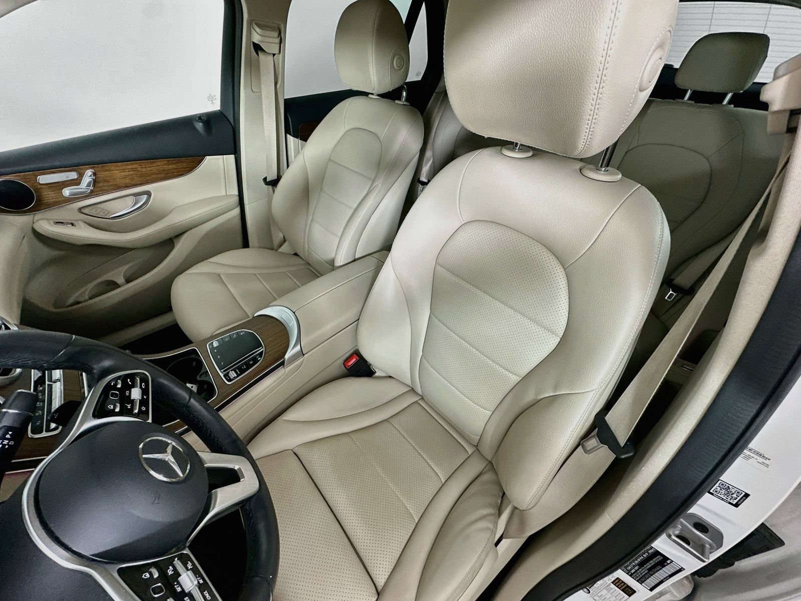 Used 2022 Mercedes-Benz GLC 300 4MATIC image 32