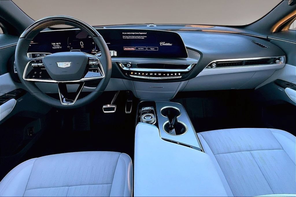 New 2027 Cadillac Lyriq Premium Sport w/ LPO, Floor Liner Package AWD/4WD image 5