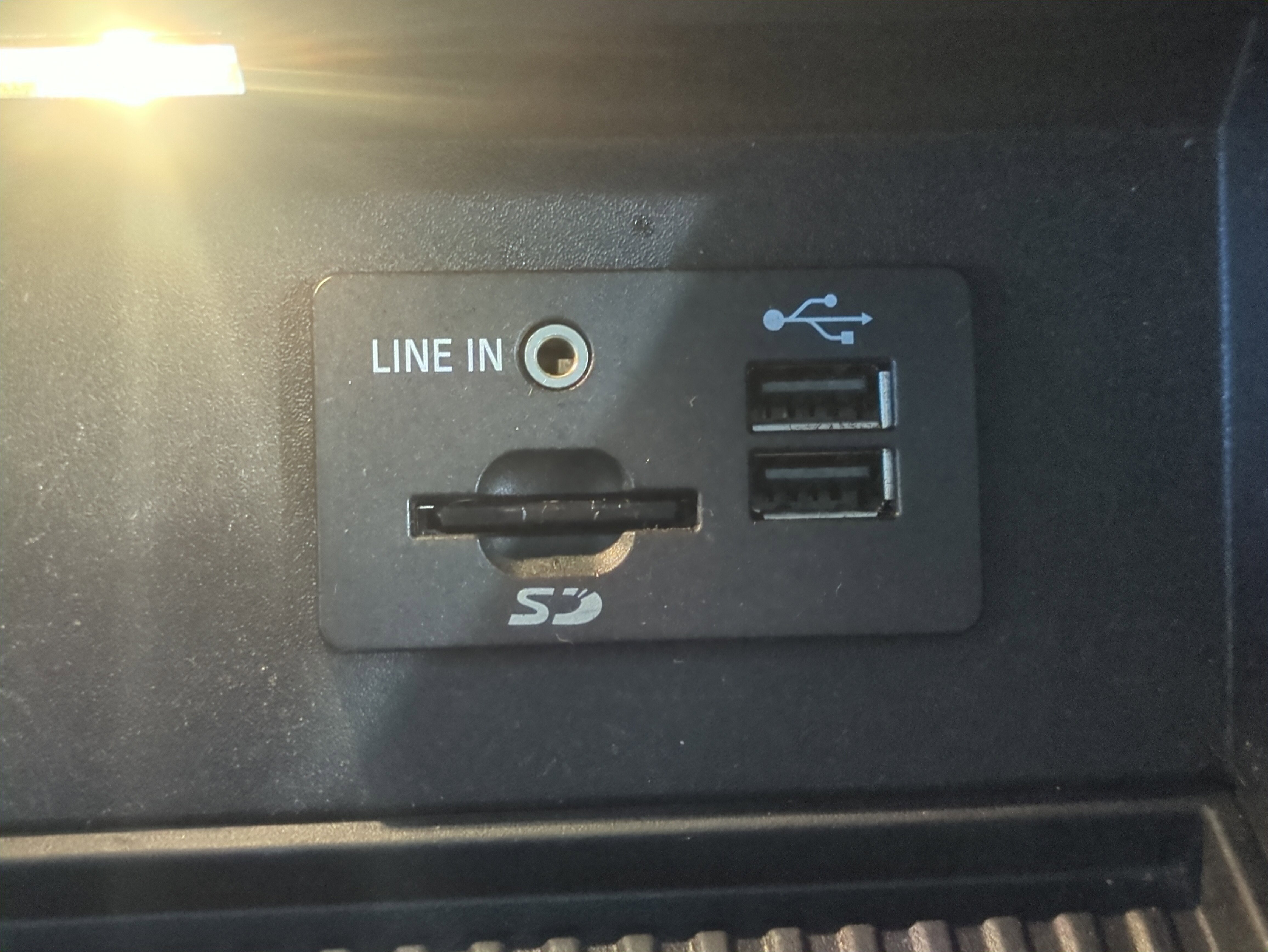 Used 2015 Ford F150 Lariat w/ Equipment Group 502A Luxury image 23
