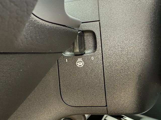 Used 2025 Mercedes-Benz GLB 250 4MATIC image 16