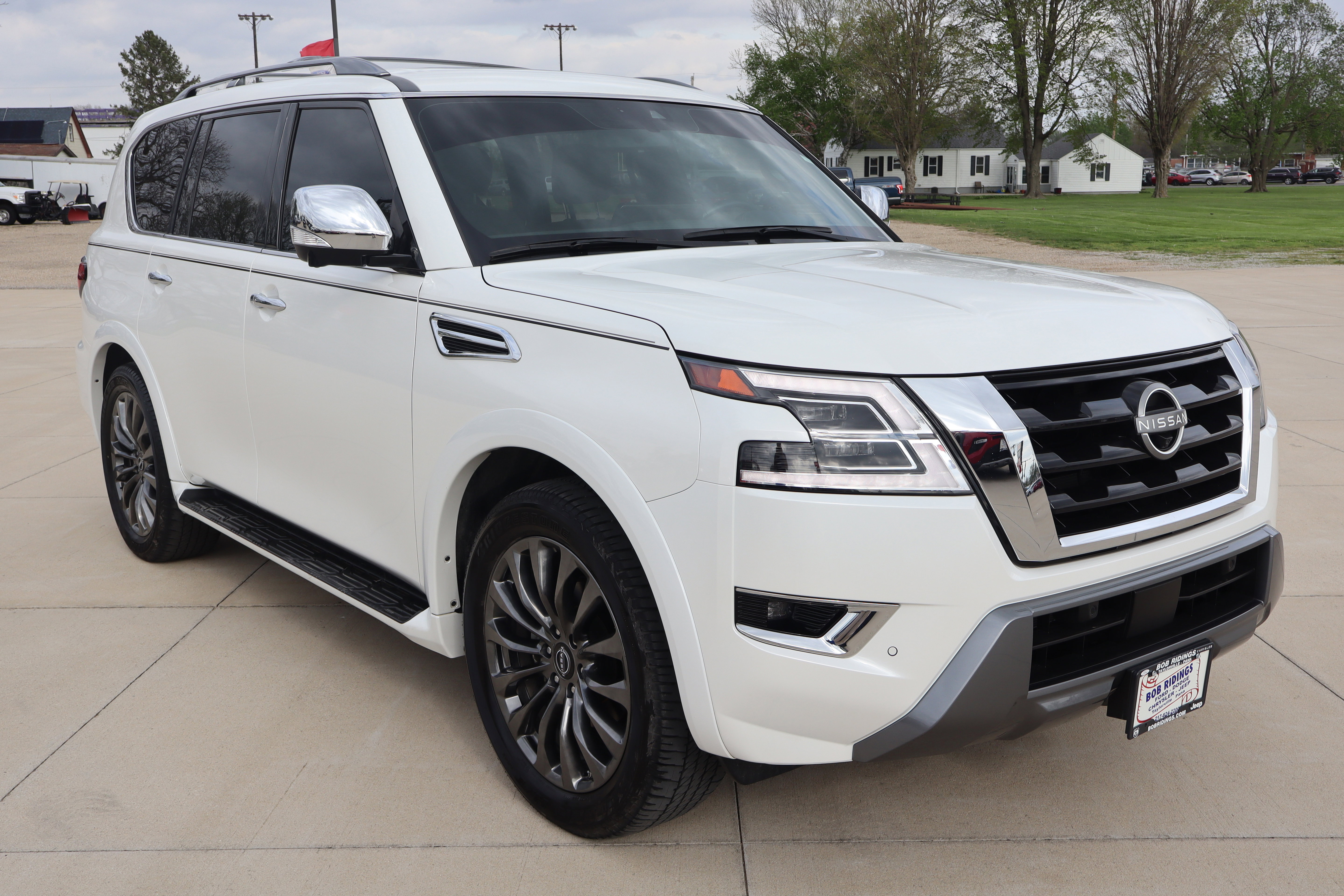 Used 2024 Nissan Armada Platinum w/ Cargo Package RWD image 4
