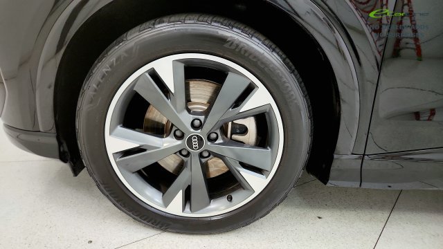 Used 2025 Audi Q4 e-tron Premium w/ Convenience Package AWD/4WD image 87
