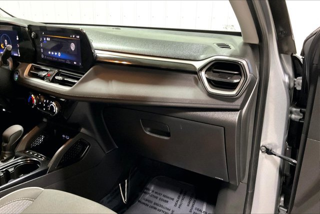 Used 2025 Chevrolet TrailBlazer LT AWD/4WD image 16