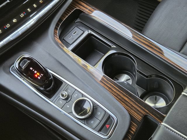 Used 2023 Cadillac Escalade Premium Luxury AWD/4WD image 20