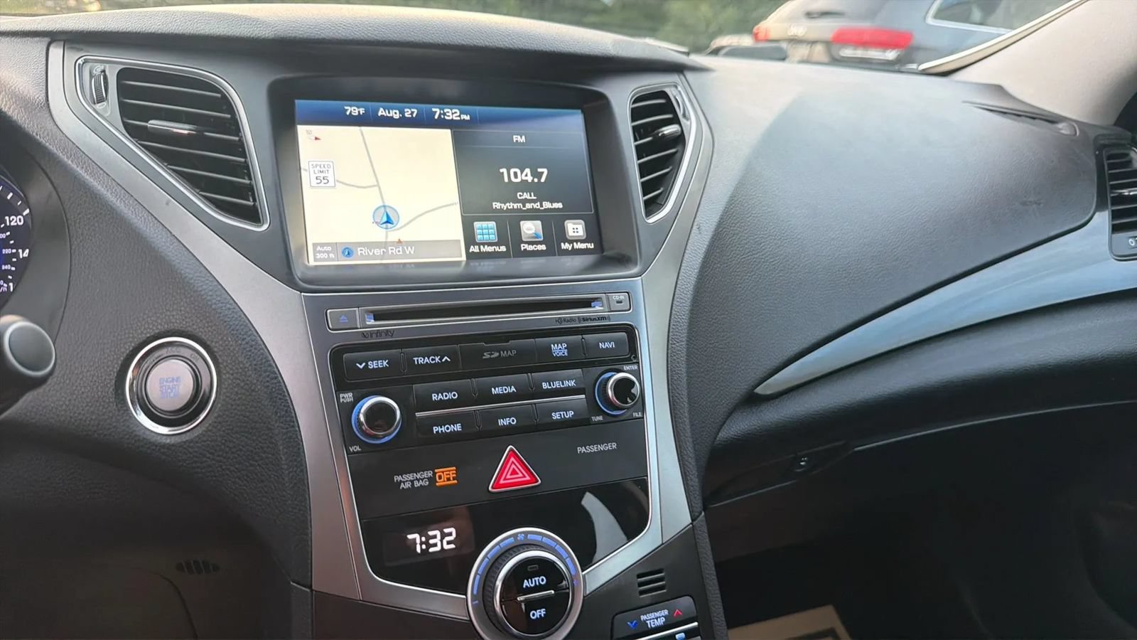 Used 2017 Hyundai Azera FWD image 29