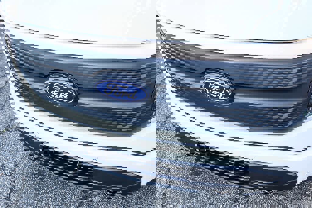 New 2025 Ford F150 Lightning Flash image 8