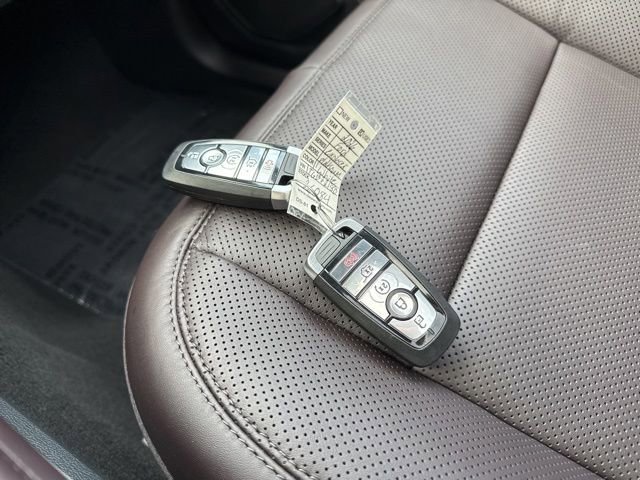 Used 2026 Ford Explorer Platinum w/ LUX Leather Package AWD/4WD image 26