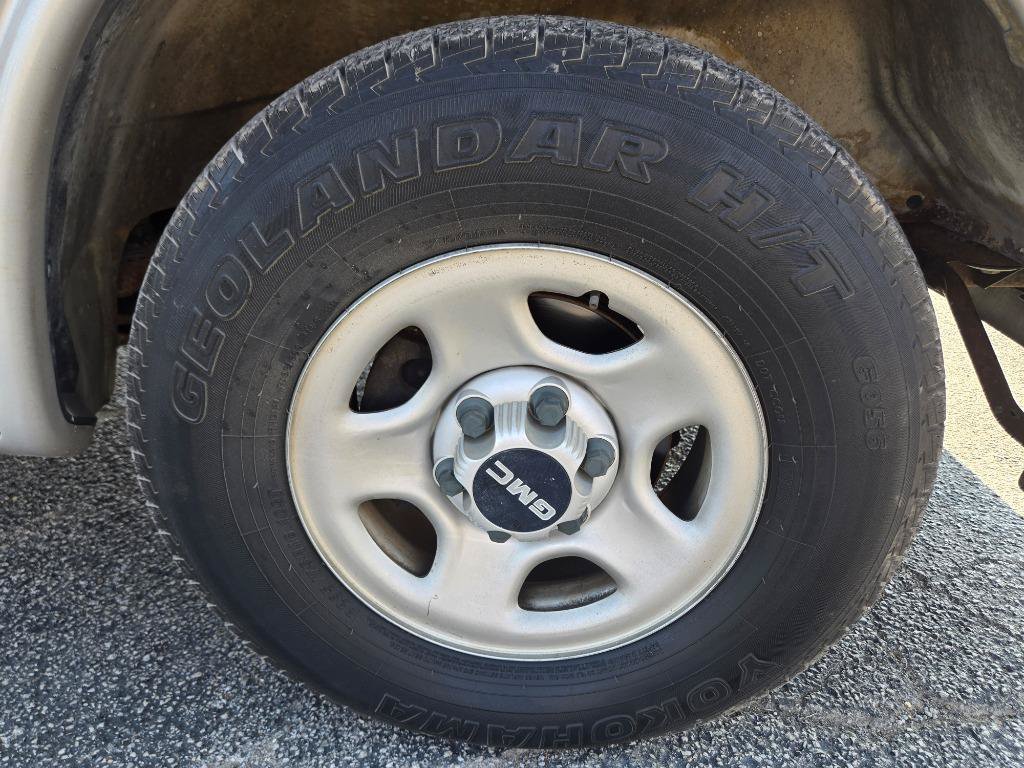 Used 2006 GMC Savana 1500 Passenger RWD image 6