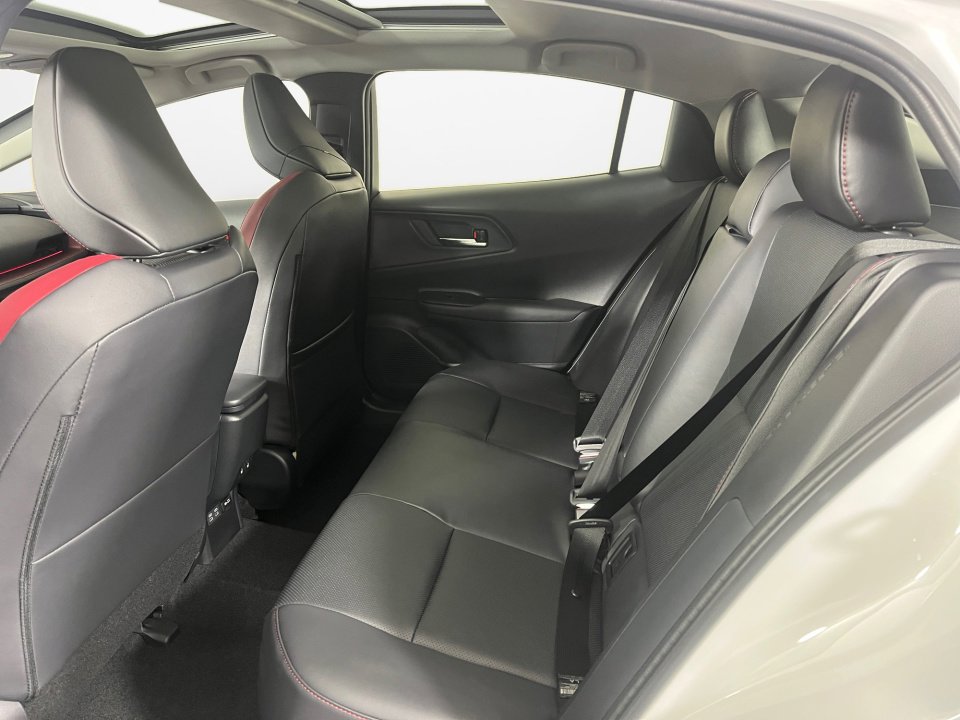 New 2026 Toyota Prius Plug-In Hybrid image 10