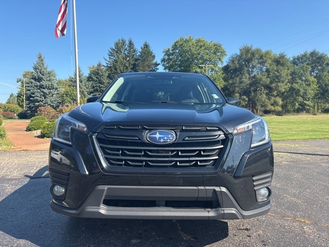 Used 2023 Subaru Forester Premium image 2