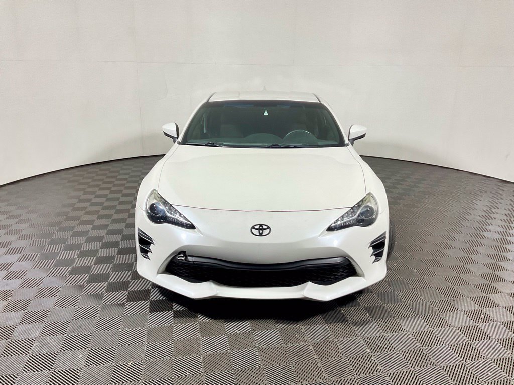 Used 2017 Toyota 86 RWD image 5