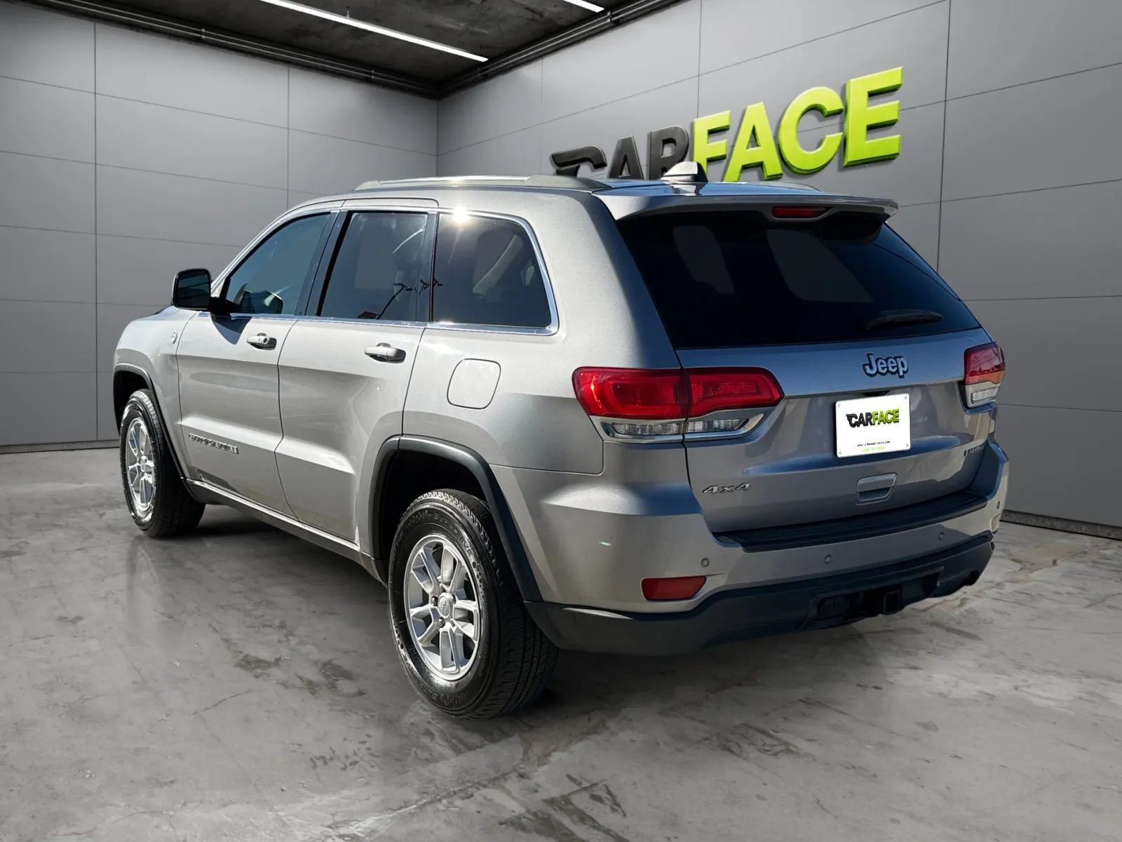 Used 2019 Jeep Grand Cherokee Laredo AWD/4WD image 8