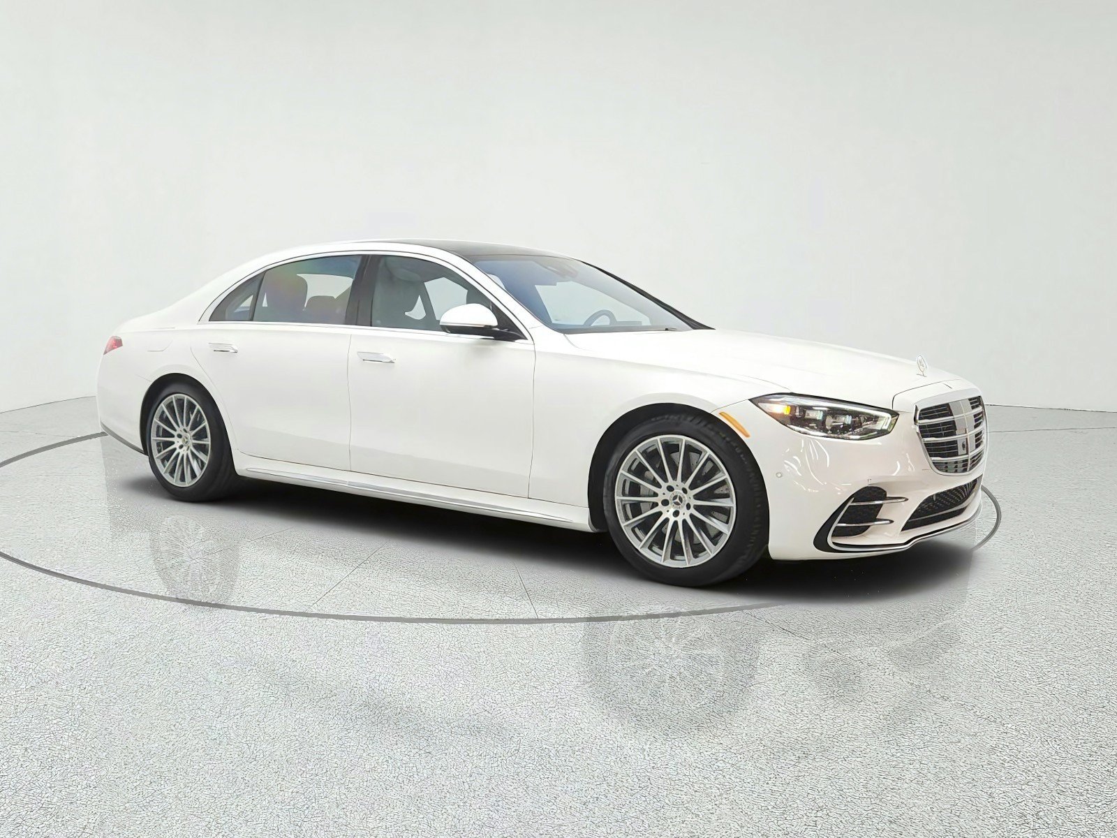 Used 2023 Mercedes-Benz S 580 4MATIC Sedan image 3