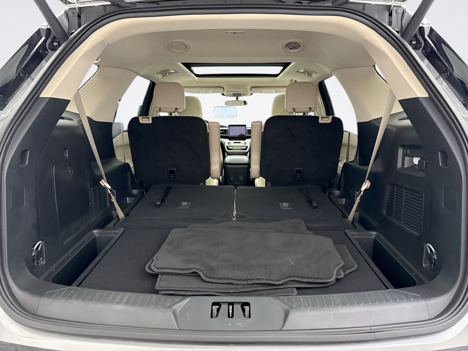 Used 2023 Ford Explorer XLT w/ Equipment Group 202A image 21