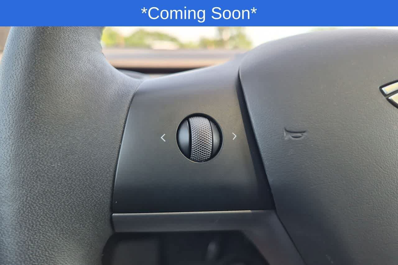 Used 2023 Tesla Model Y Long Range AWD/4WD image 23