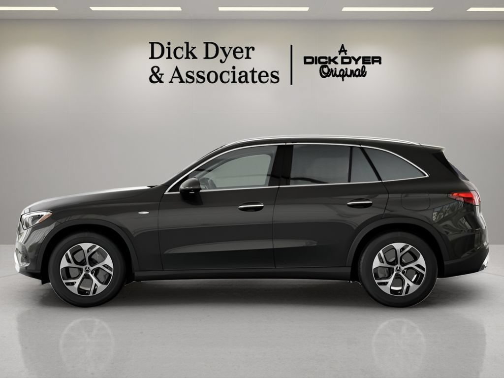 Used 2025 Mercedes-Benz GLC 350e 4MATIC image 27