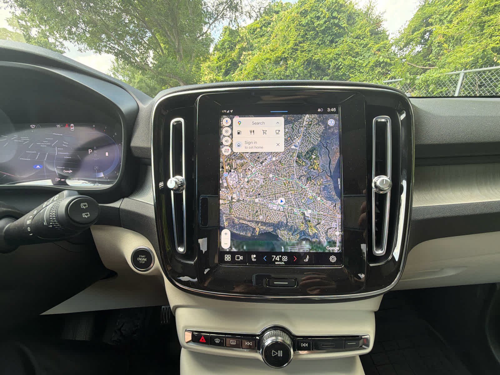 Certified 2023 Volvo XC40 B5 Plus w/ Climate Package AWD/4WD image 31