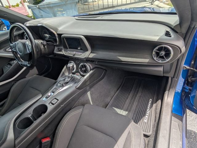 Used 2018 Chevrolet Camaro LT RWD image 15