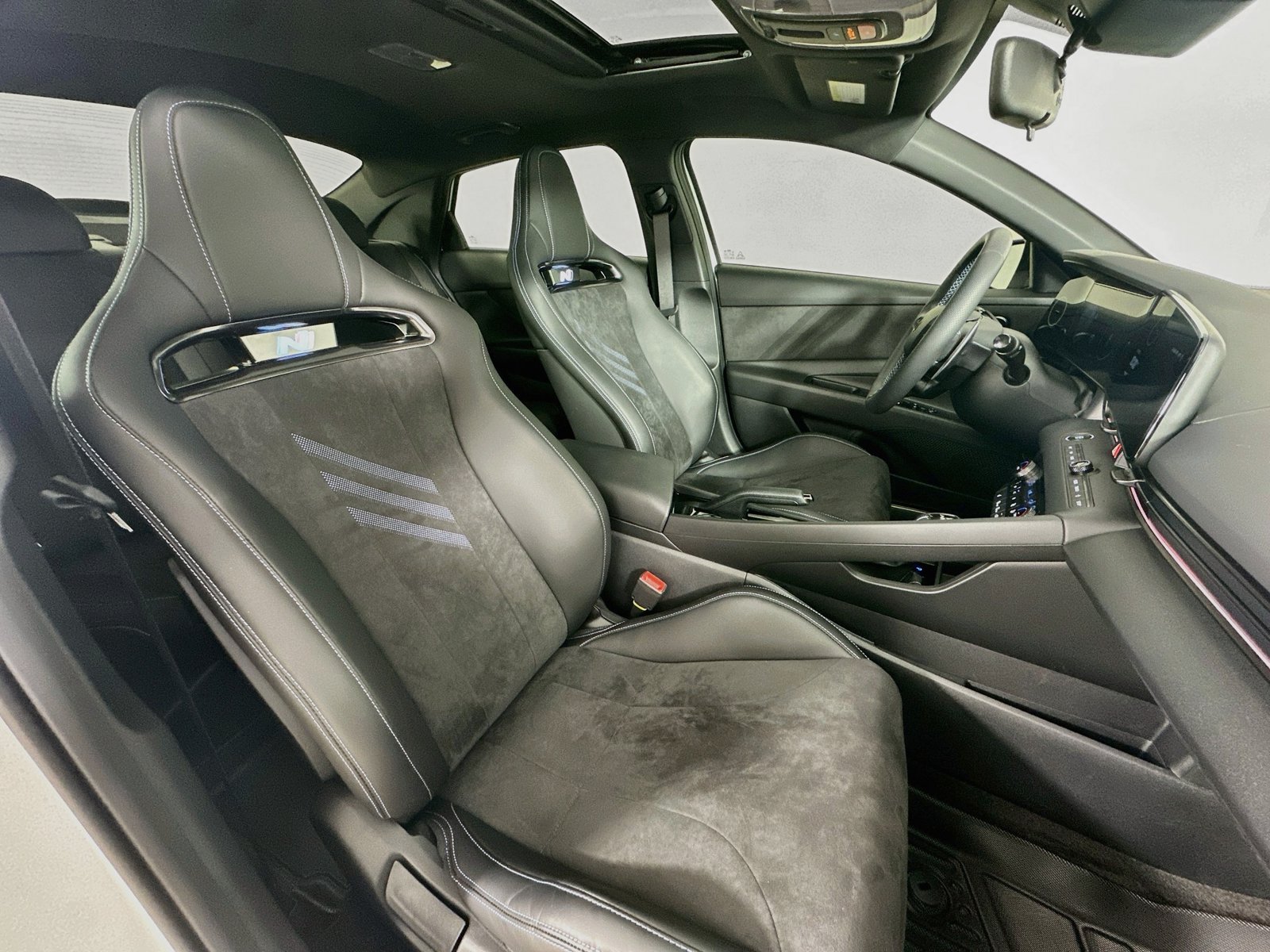 Used 2026 Hyundai Elantra N FWD image 44