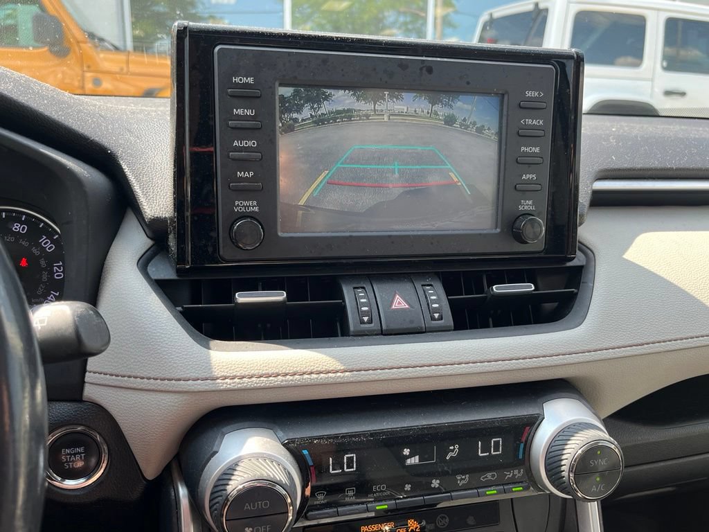Used 2019 Toyota RAV4 XLE Premium FWD image 11