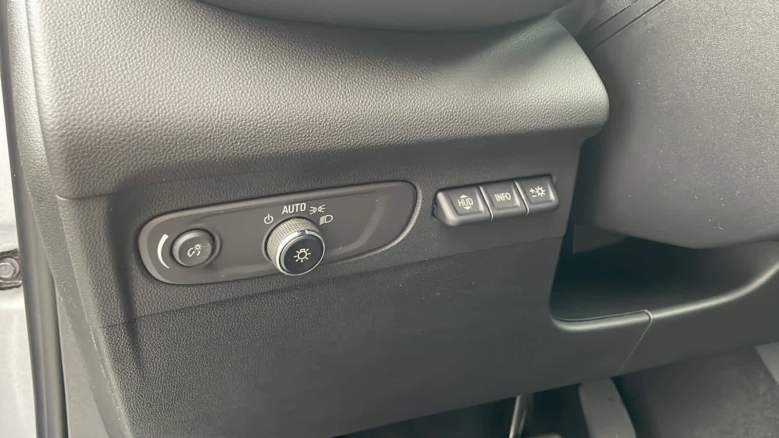 Certified 2023 Buick Envision Avenir image 10