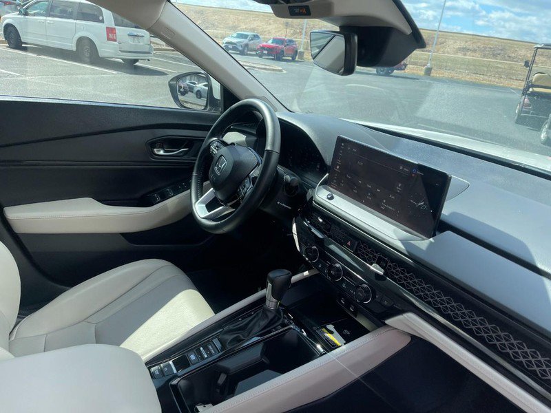 Used 2024 Honda Accord Touring image 10