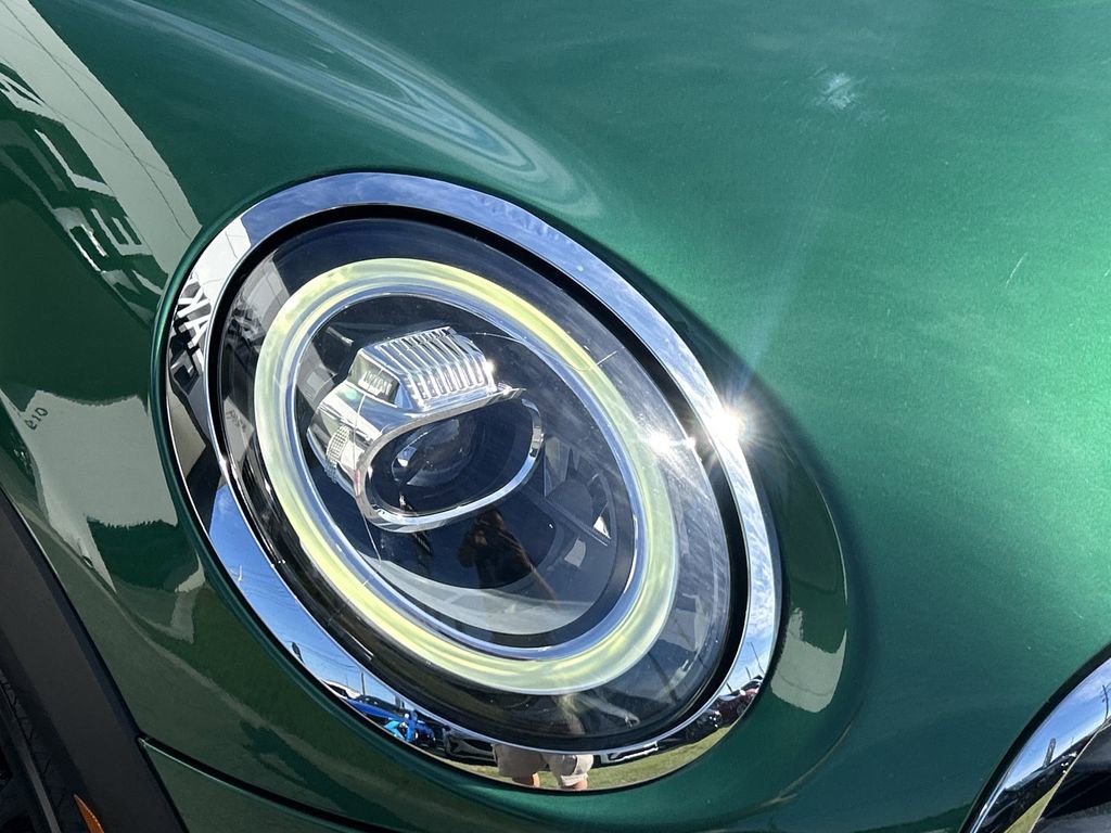 Used 2020 MINI Cooper 2-Door Hardtop image 8