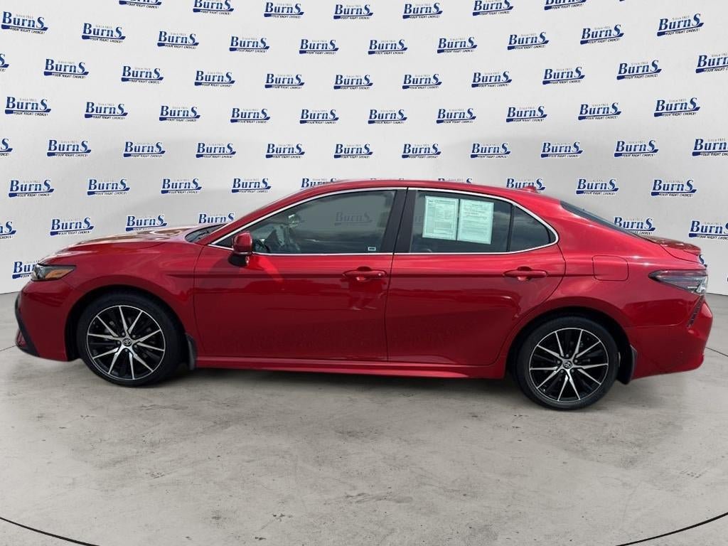 Used 2024 Toyota Camry SE AWD/4WD image 4
