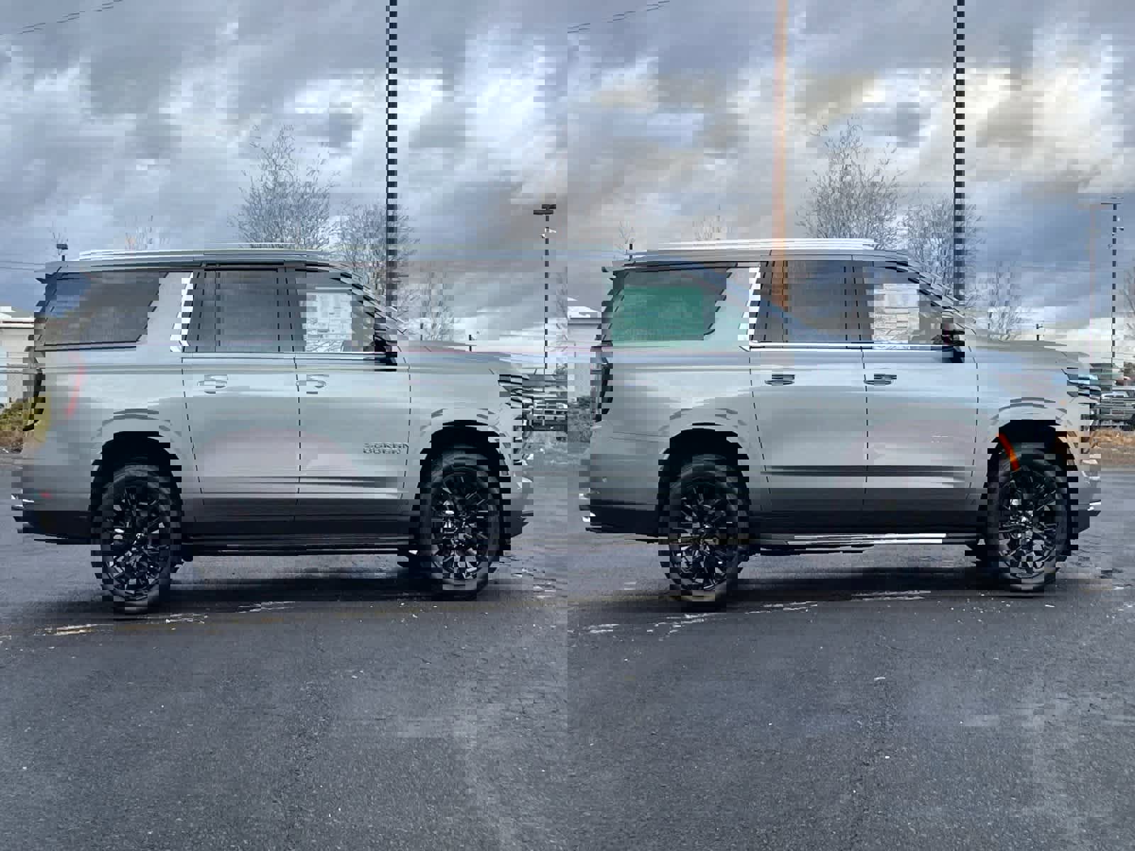 New 2026 Chevrolet Suburban Premier image 8