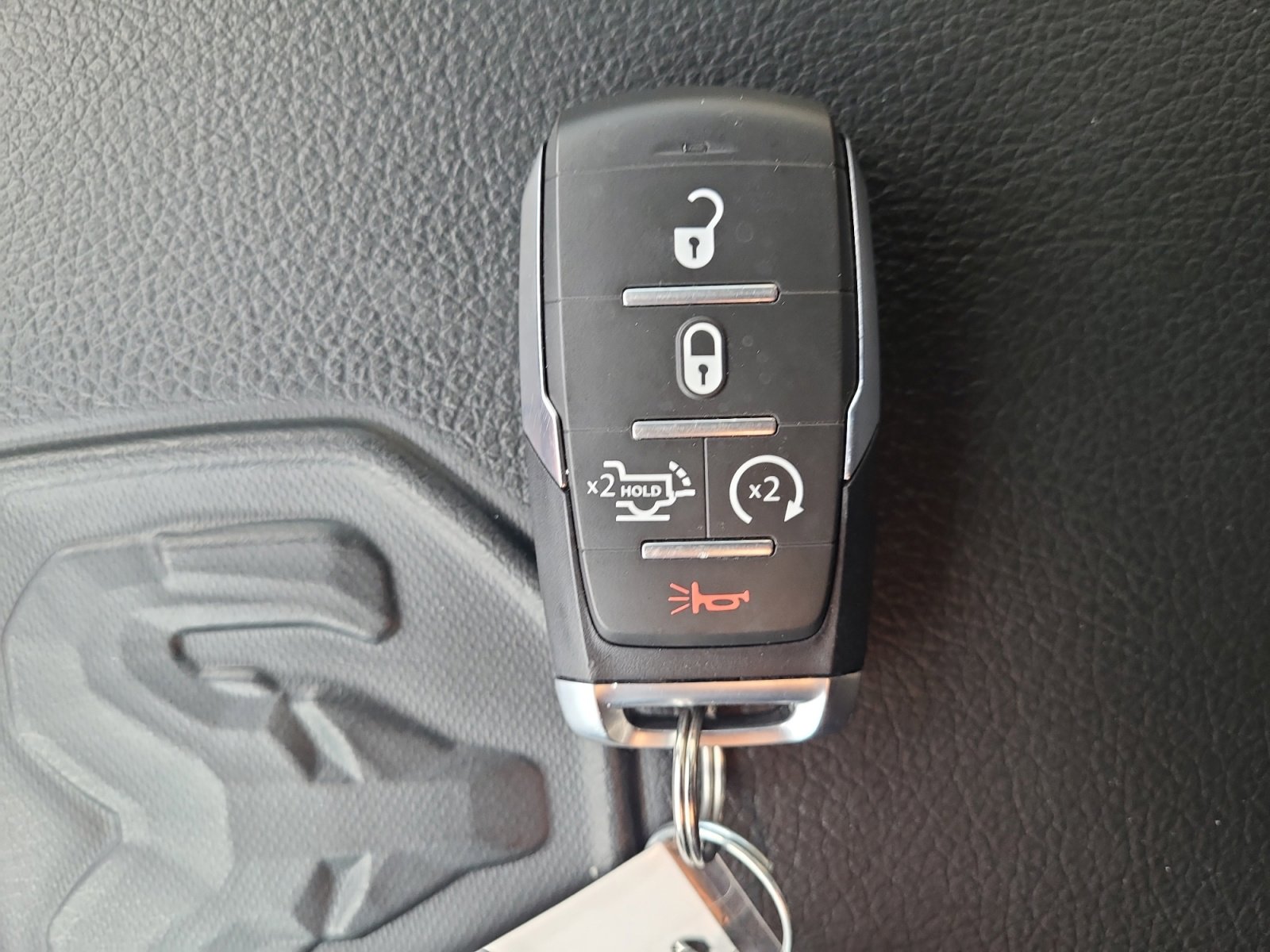 Used 2025 RAM 3500 Laramie image 33