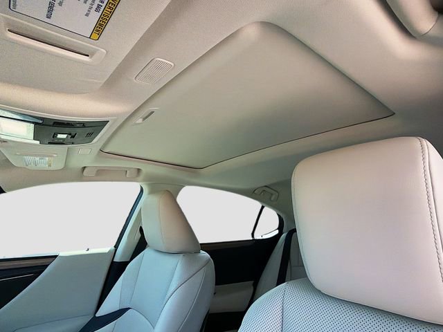 Used 2024 Lexus ES 350 w/ Premium Package image 26