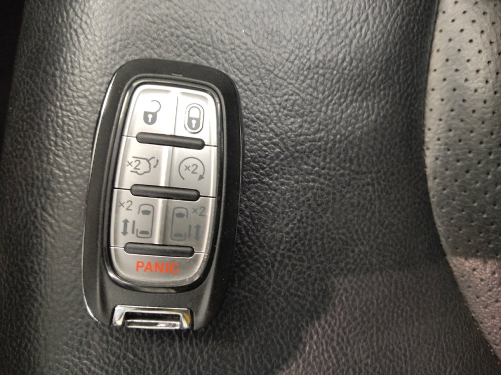 Used 2018 Chrysler Pacifica Touring-L Plus w/ Advanced Safetytec Group FWD image 32