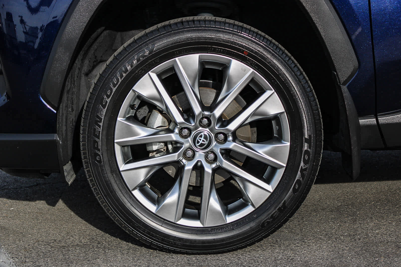 Used 2024 Toyota RAV4 XLE Premium image 9