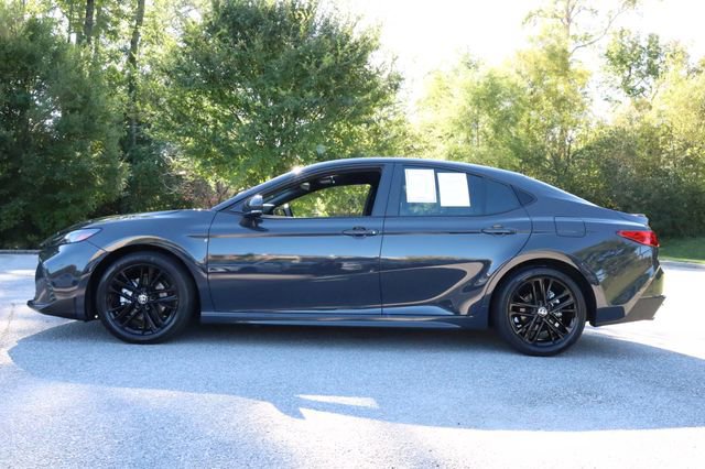 Used 2025 Toyota Camry SE image 18