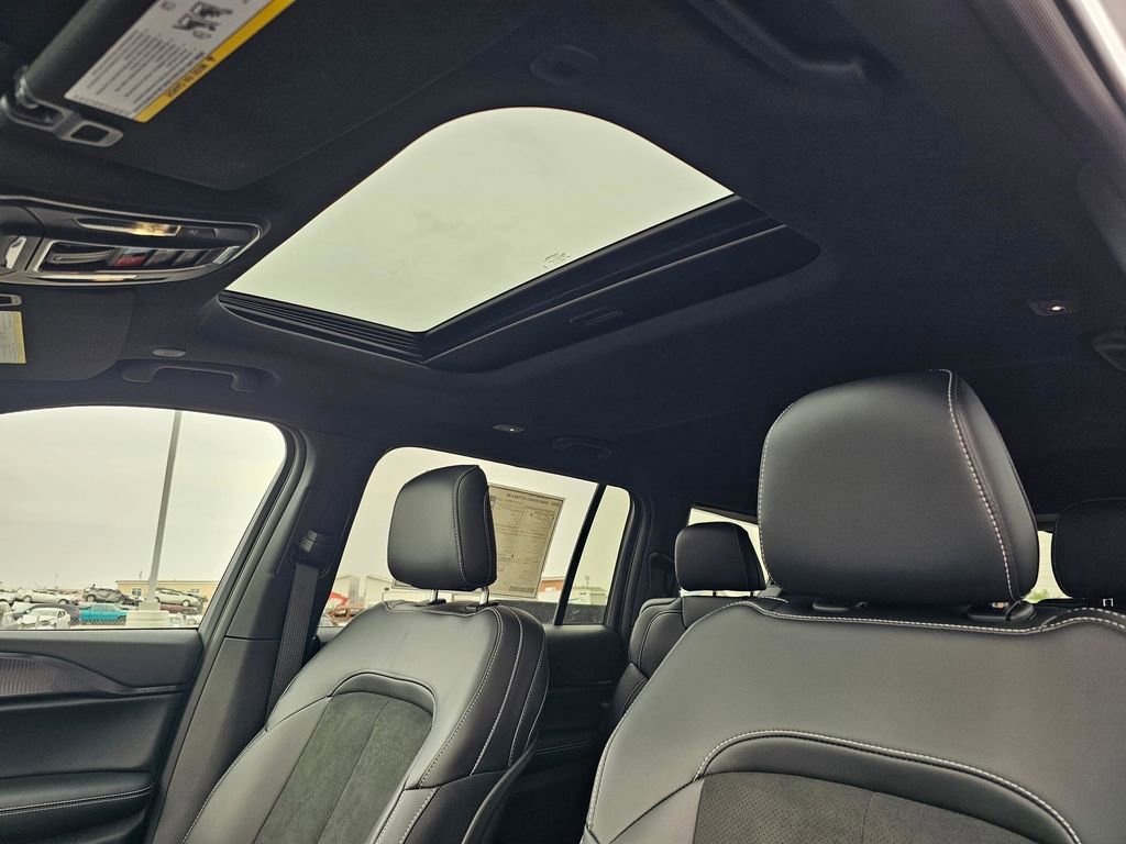 New 2025 Jeep Grand Cherokee L Altitude AWD/4WD image 27